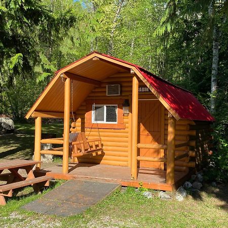 Revelstoke Rv & Cabin Resort 외부 사진